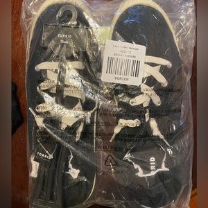 Riley ruched sneaker